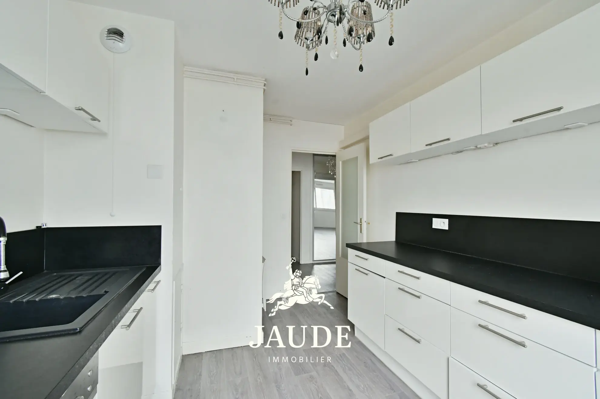 Appartement F5 de 112 m2 à vendre à Clermont-Ferrand, proche de la Place de Jaude 