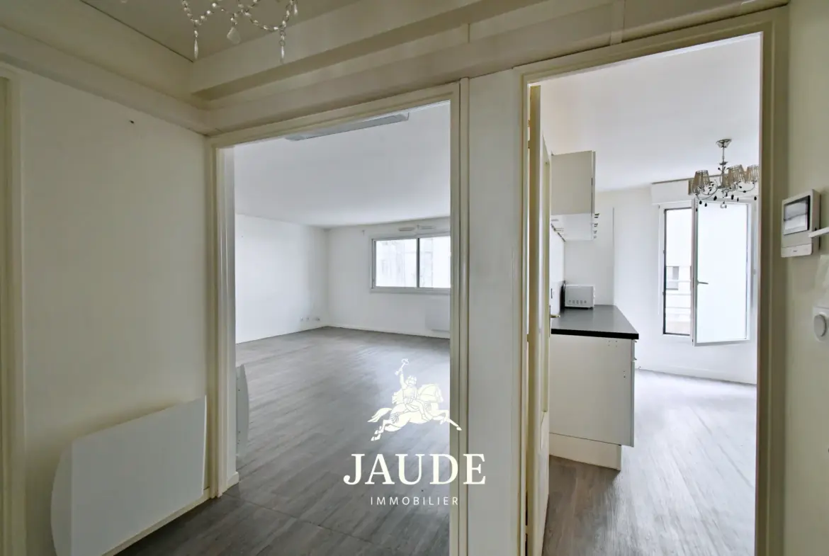 Appartement F5 de 112 m2 à vendre à Clermont-Ferrand, proche de la Place de Jaude 