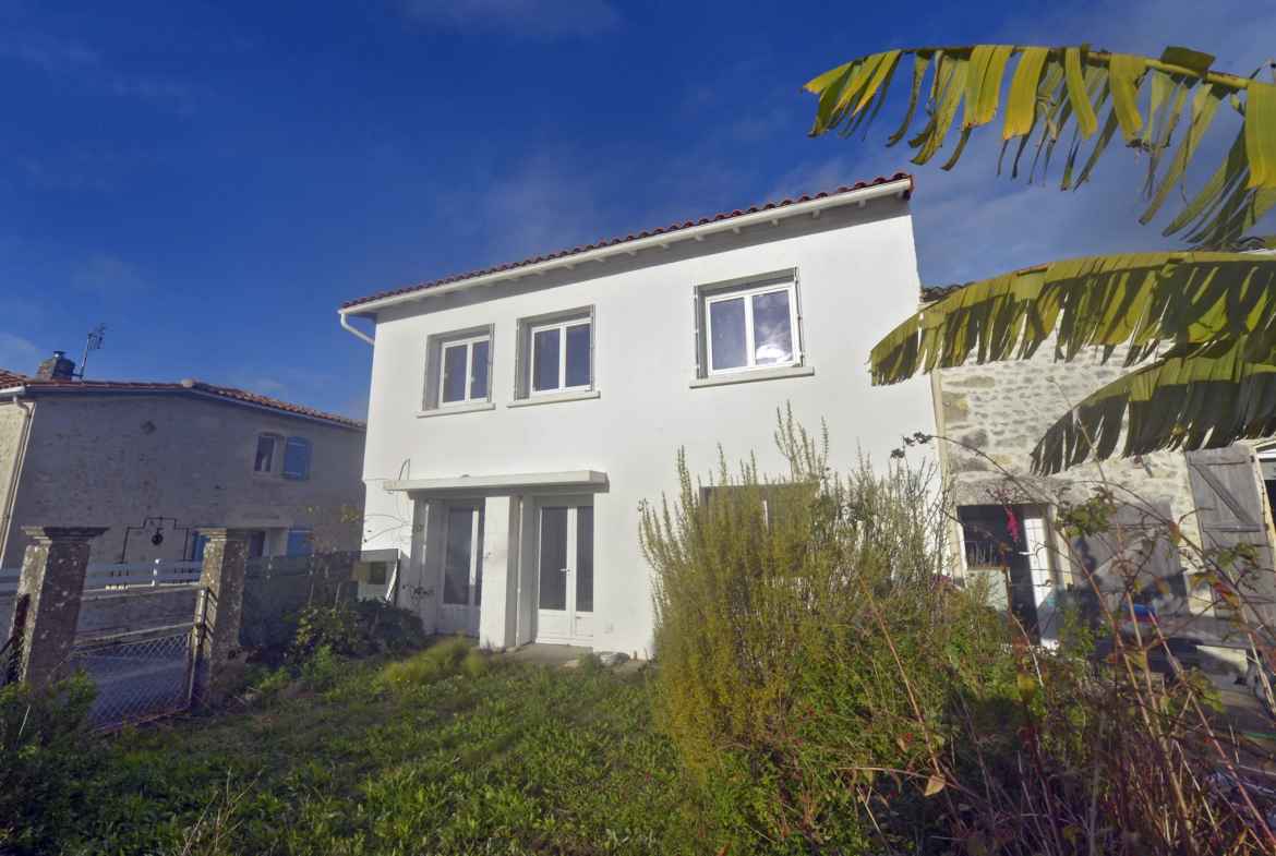 Maison rénovée à Cozes - 134 m² avec jardin et garage 