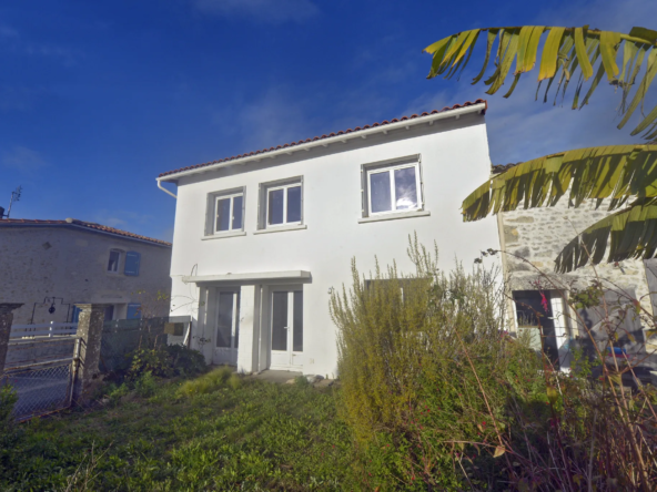 Maison rénovée à Cozes - 134 m² avec jardin et garage