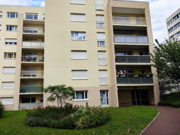 Appartement T2 dernier étage avec balcon à Pontoise