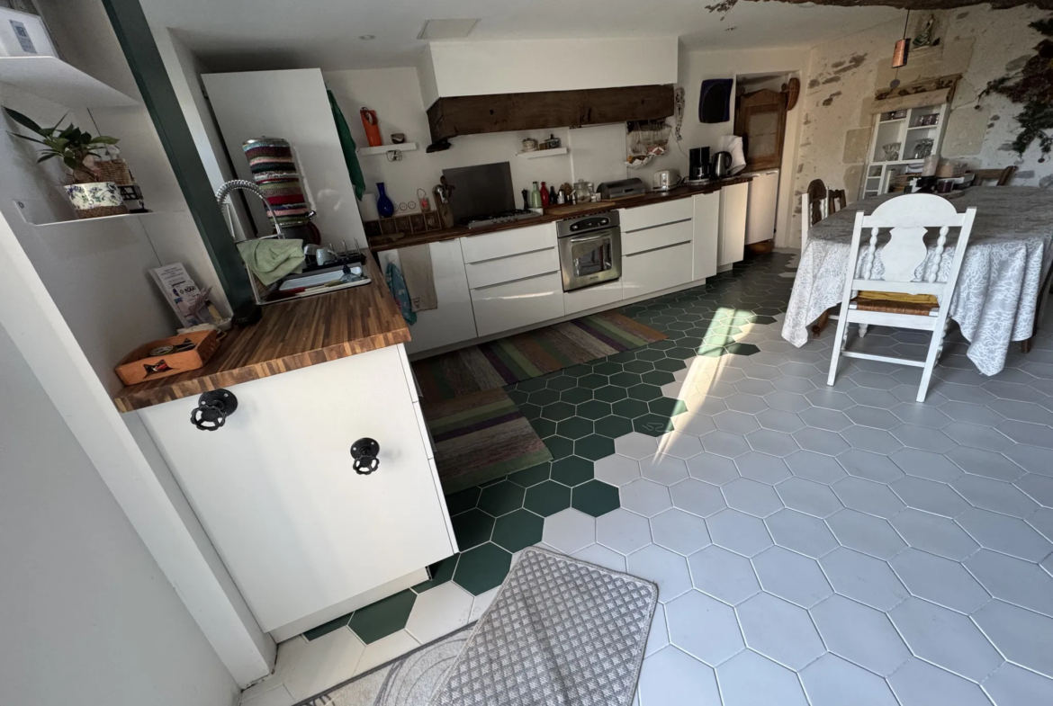 Maison atypique à vendre à Denée - 229 490 € 