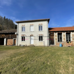 Maison en Pierre avec Dépendances à St Vincent de Reins