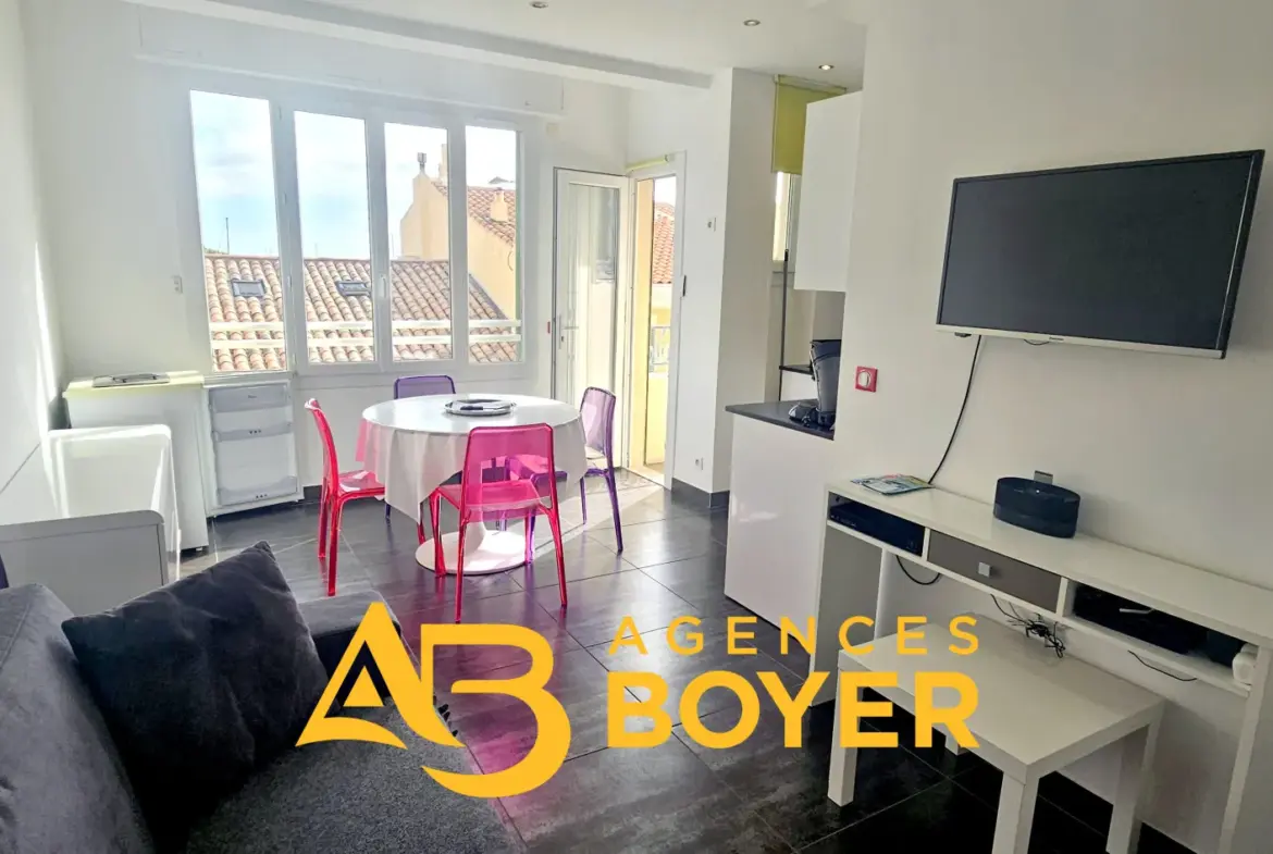 Appartement T2 Rénové à Bandol - Vue Imprenable sur le Port 