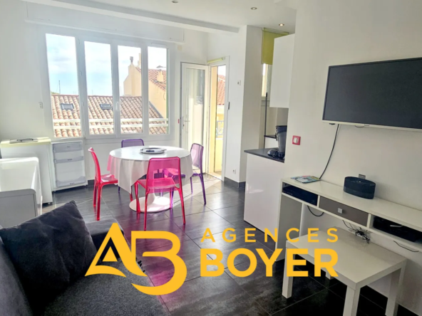 Appartement T2 Rénové à Bandol - Vue Imprenable sur le Port