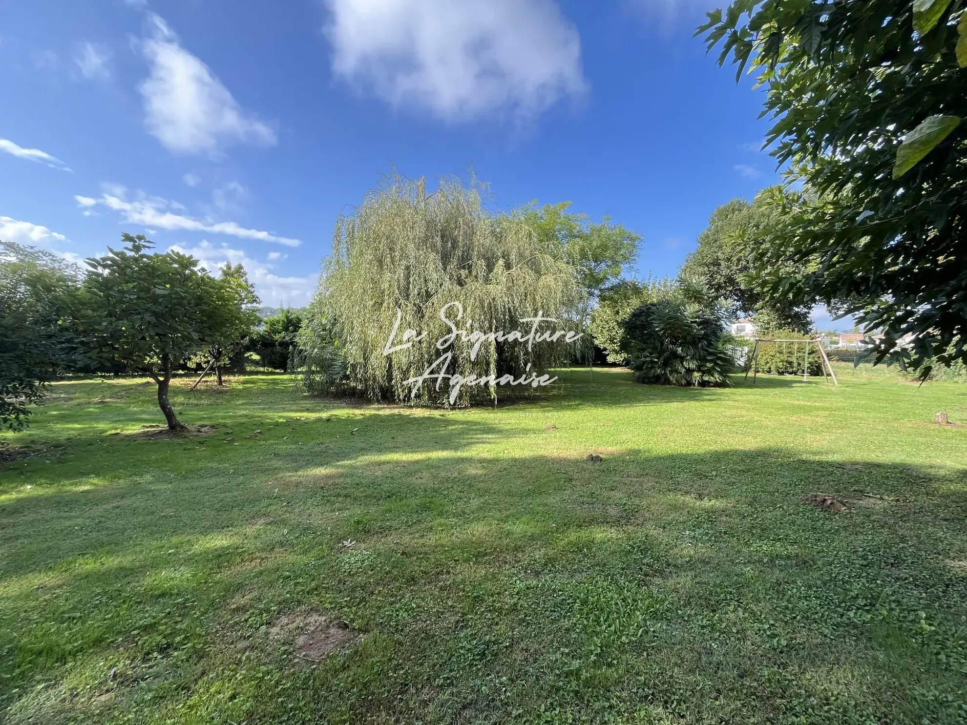 Maison familiale à Roquefort - 123 m² avec jardin de 2100 m² 