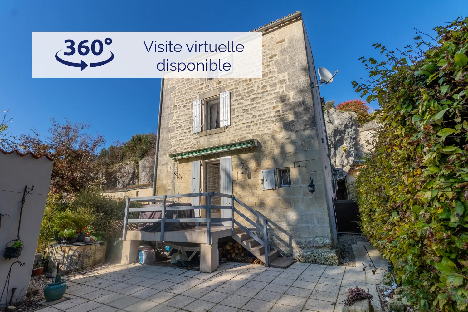 Maison ancienne à vendre à Saint-Savinien - 85 m², cour et grotte 