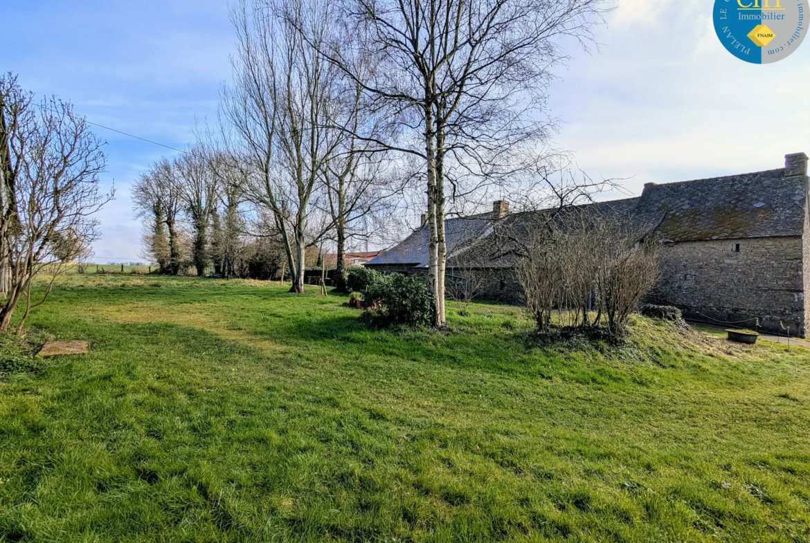 Longère en pierres avec 5 chambres à Maxent, en campagne 