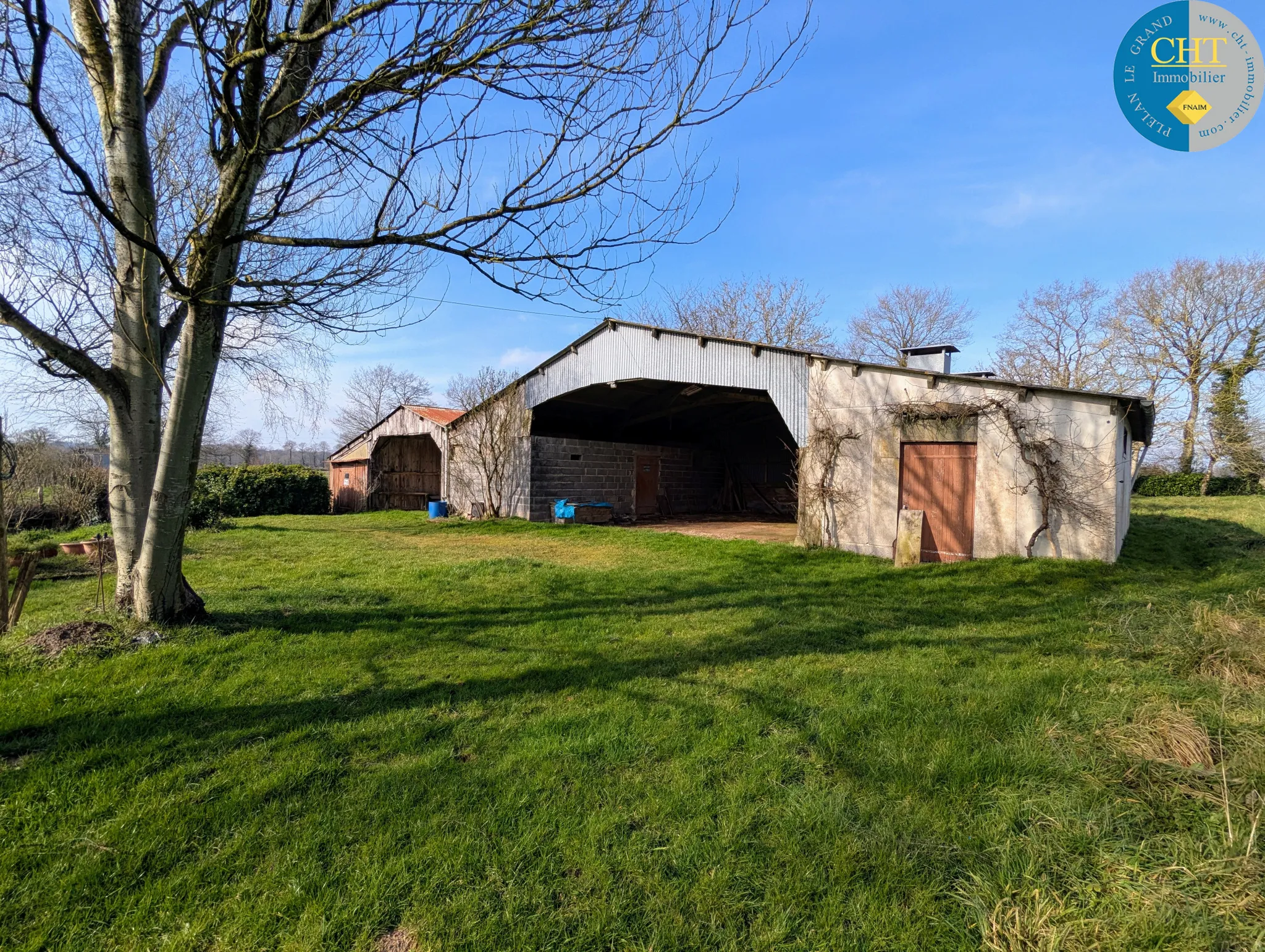 Longère en pierres avec 5 chambres à Maxent, en campagne 