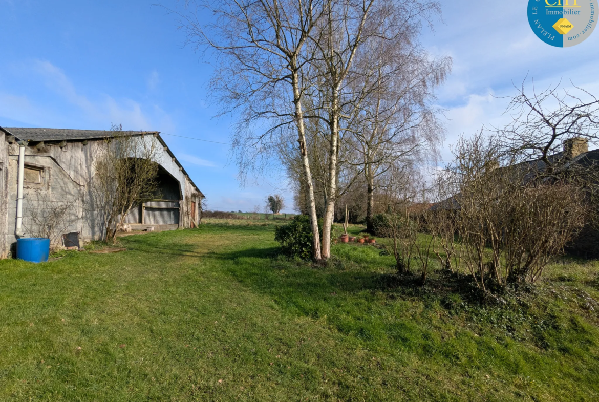 Longère en pierres avec 5 chambres à Maxent, en campagne 