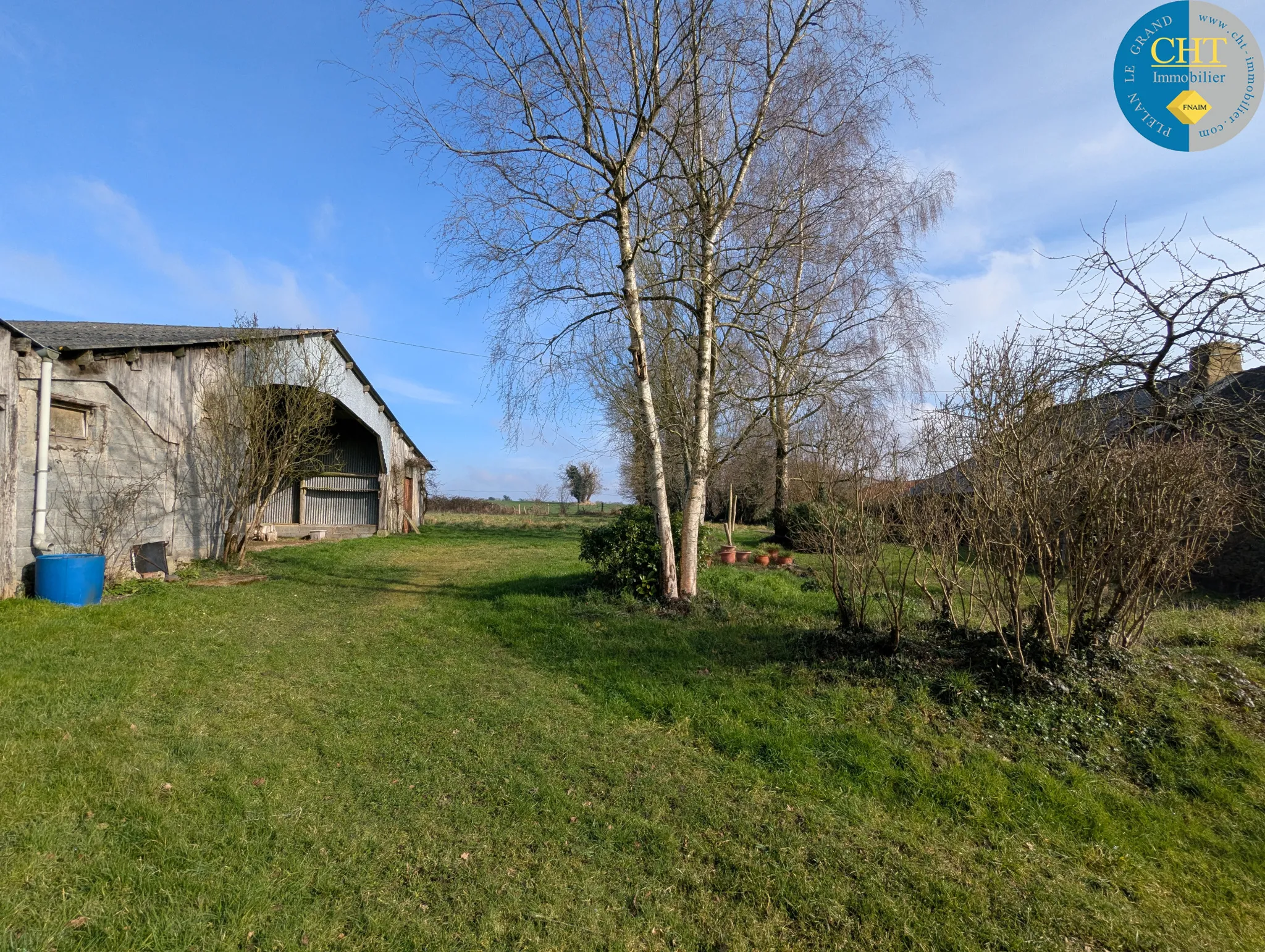 Longère en pierres avec 5 chambres à Maxent, en campagne 