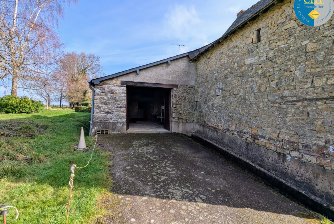 Longère en pierres avec 5 chambres à Maxent, en campagne 