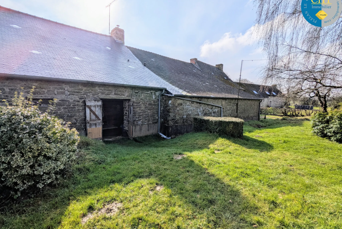 Longère en pierres avec 5 chambres à Maxent, en campagne 