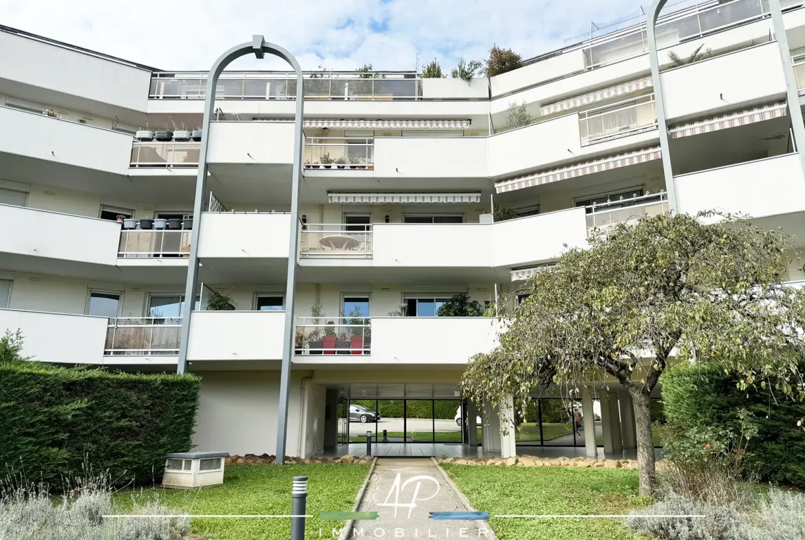 Vente d'un spacieux appartement avec terrasse à Fontaine les Dijon 