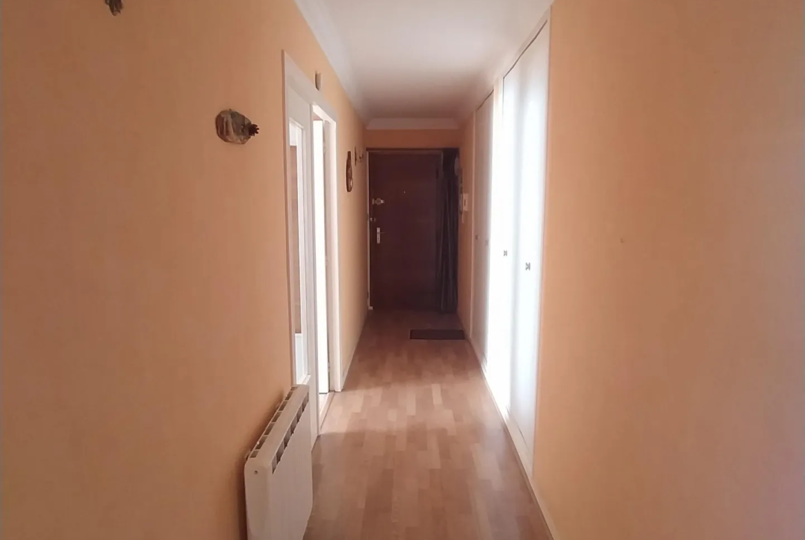 Bel appartement avec garage à vendre près du centre-ville d'Eu 