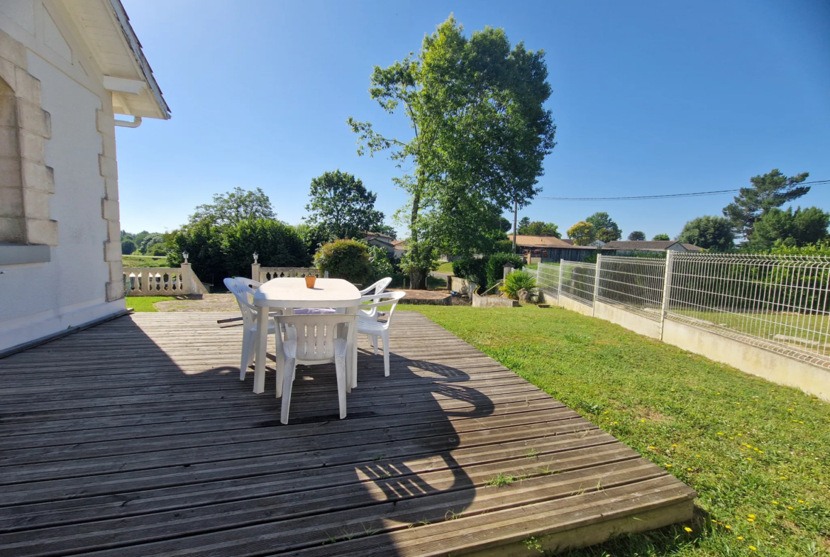 Maison de style Arcachonnaise à Bazas - 120 m² avec jardin et garage 