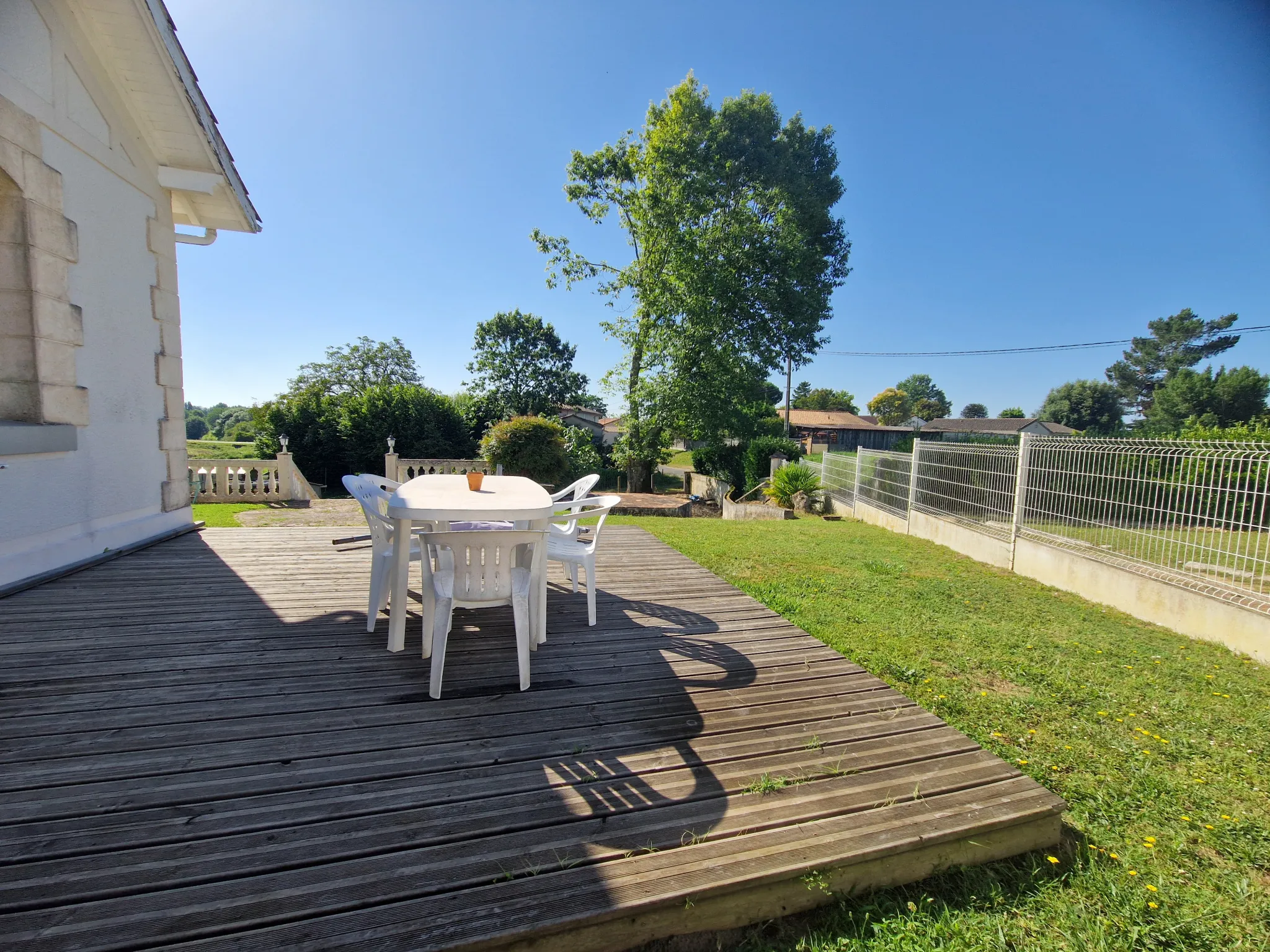 Maison de style Arcachonnaise à Bazas - 120 m² avec jardin et garage 