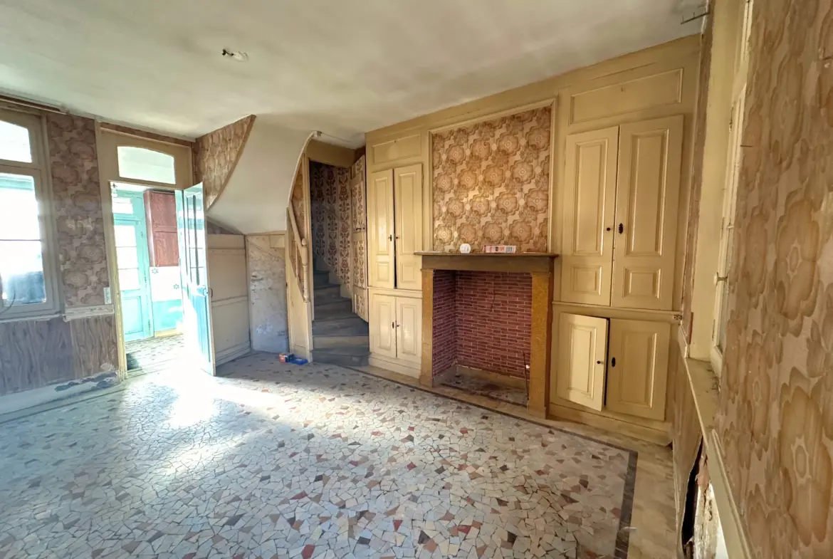 Maison à rénover à vendre à Amiens, proche du CHU SUD 