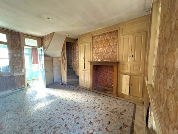 Maison à rénover à vendre à Amiens, proche du CHU SUD