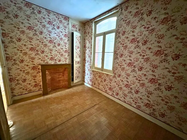 Maison à rénover à vendre à Amiens, proche du CHU SUD 