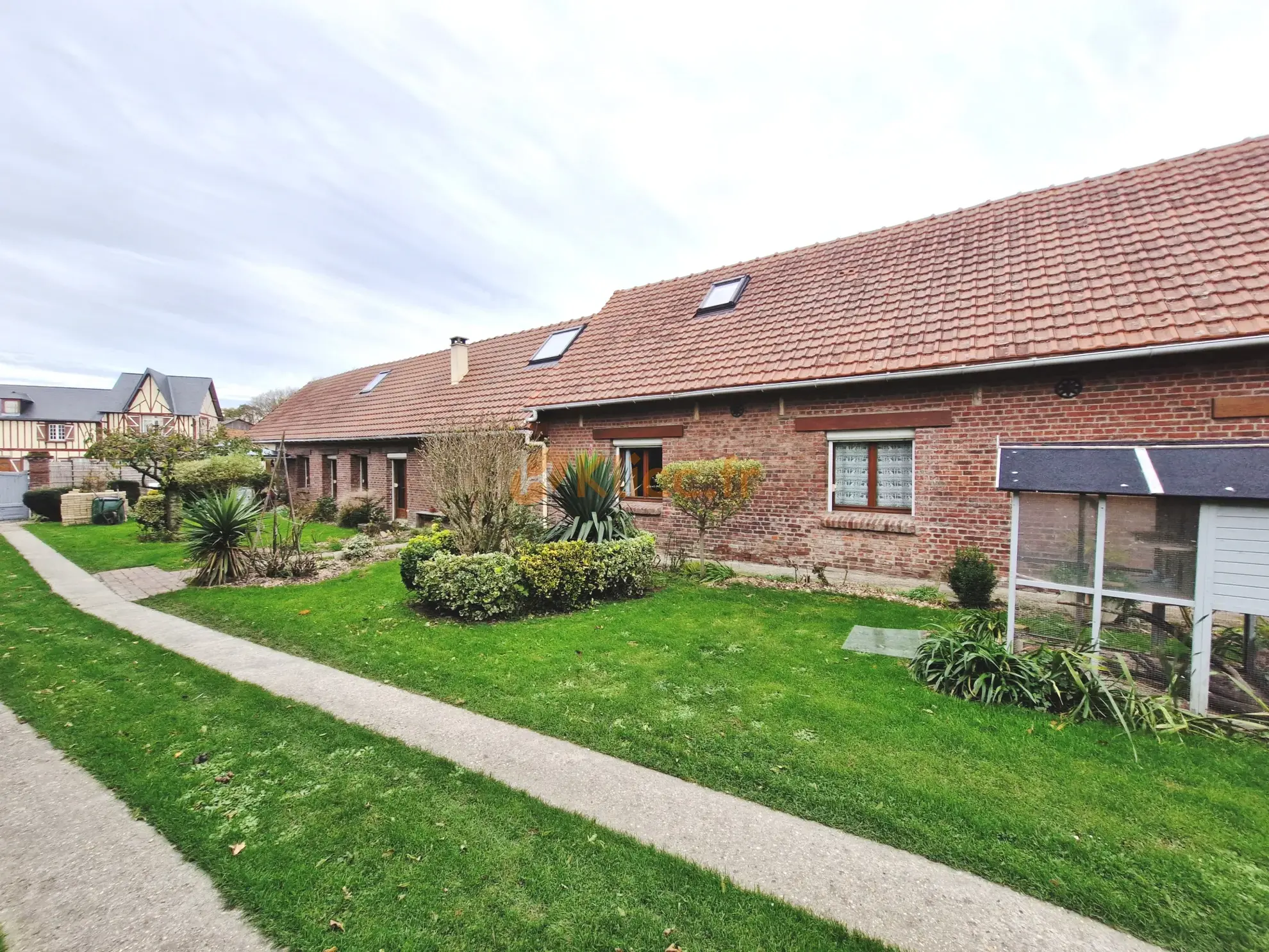 Jolie maison de village rénovée avec jardin près de la plage 