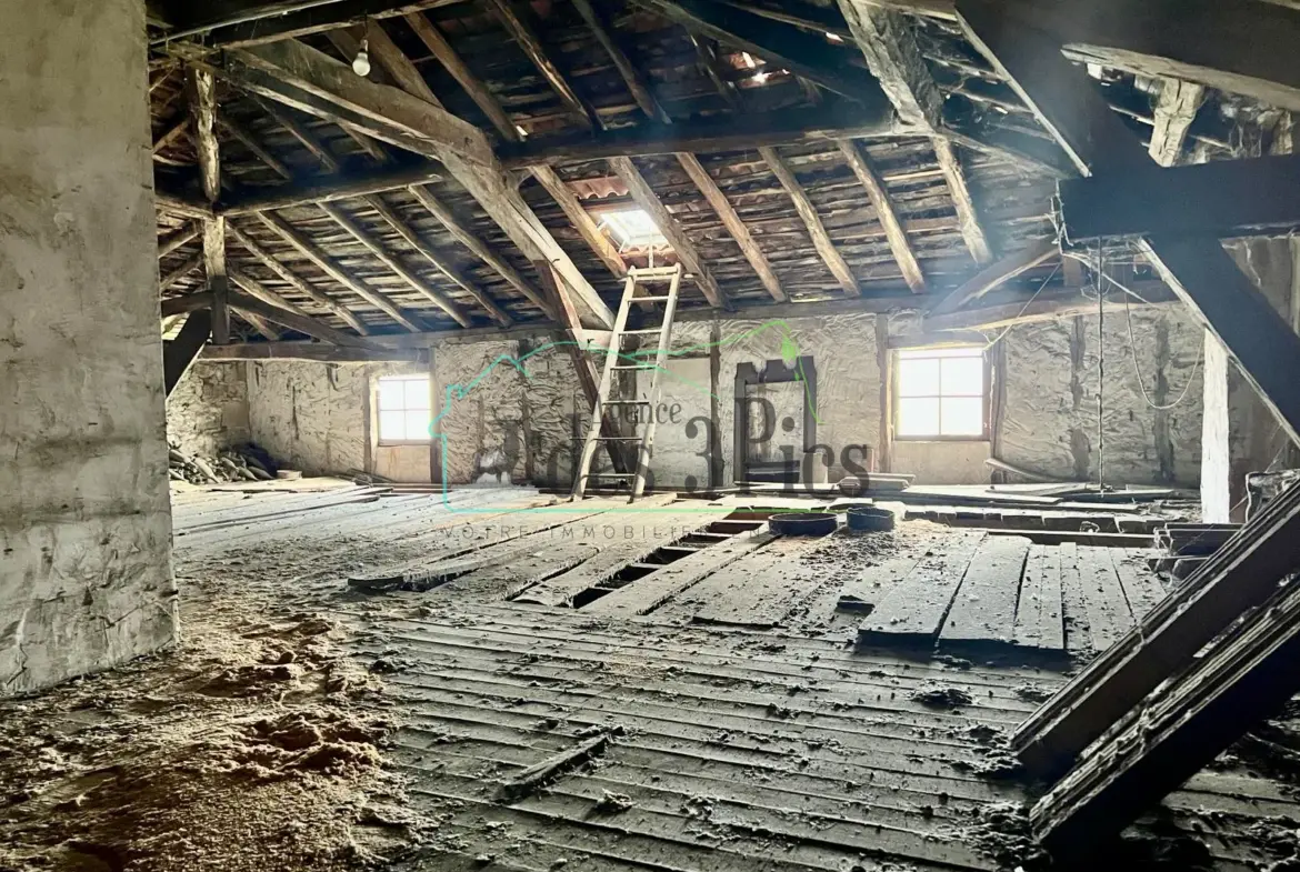 Ancienne Forge à Rénover avec Terrain Constructible à La Bastide du Salat 