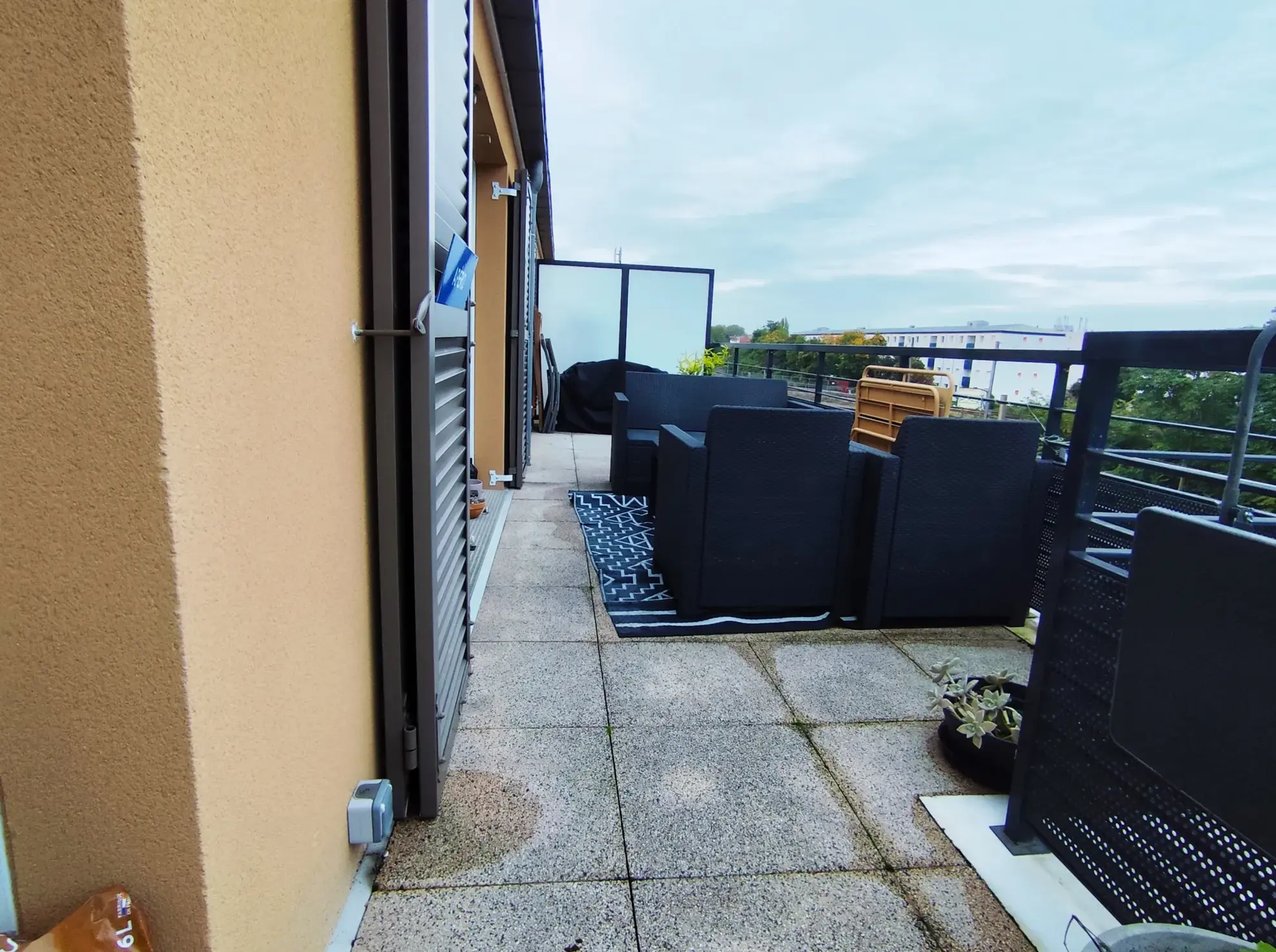 Appartement avec terrasse ensoleillée à Argenteuil 