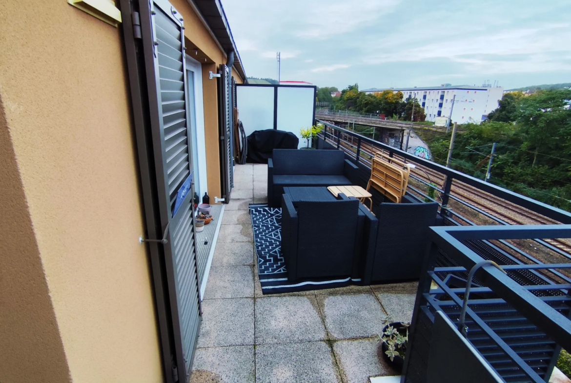 Appartement avec terrasse ensoleillée à Argenteuil 