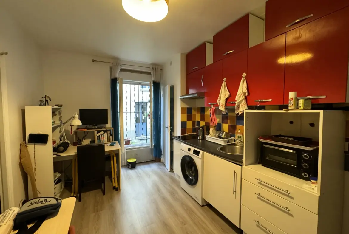 Studio à vendre occupé près du parc de Choisy, Paris 75013 