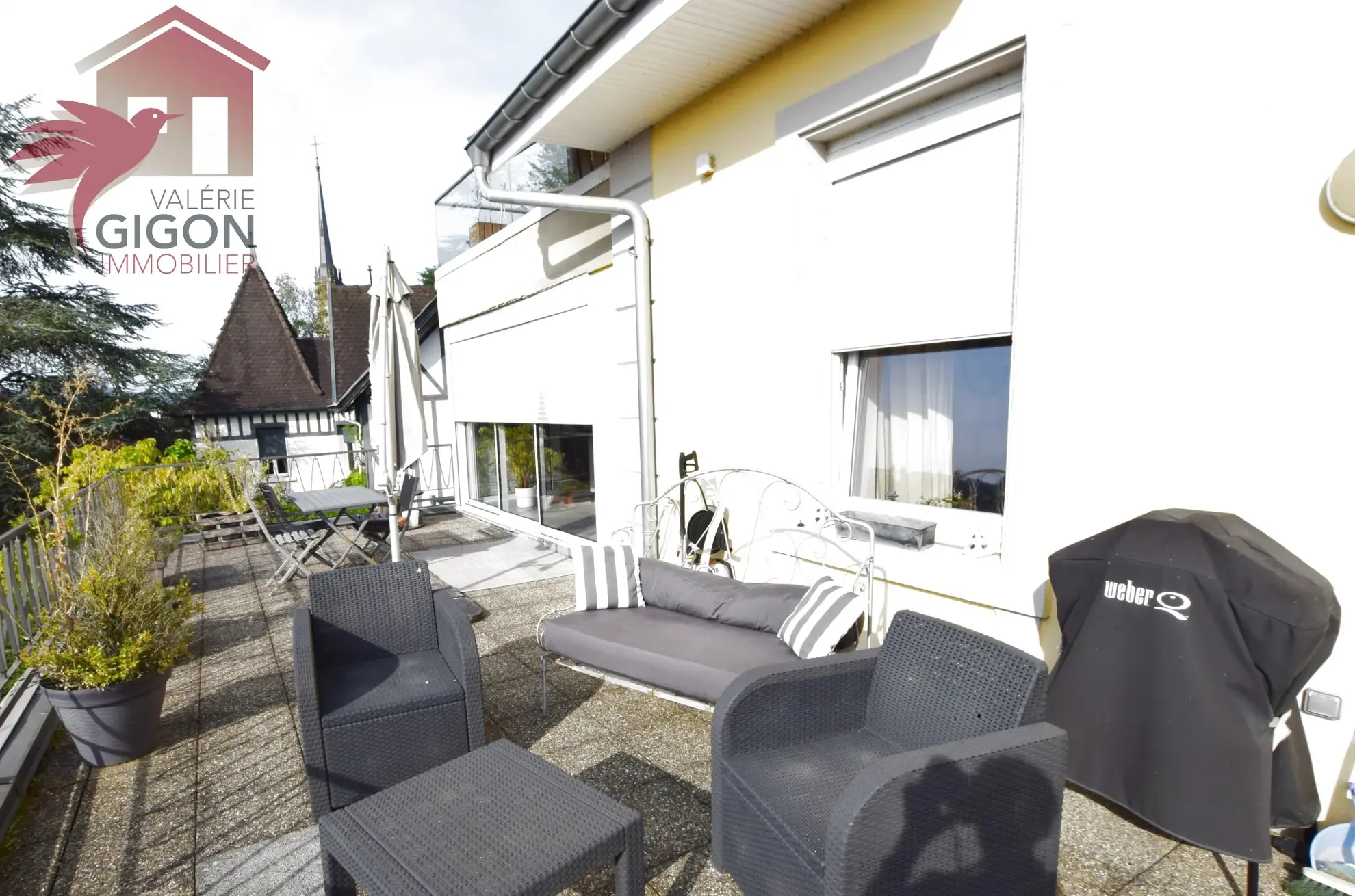 Superbe appartement contemporain à Montbéliard avec terrasse et jardin 