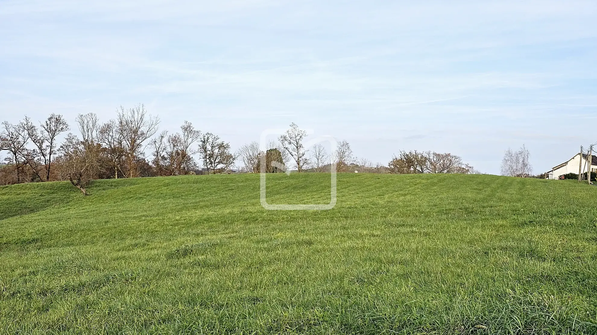 Beau terrain à Mansac avec vue dégagée 