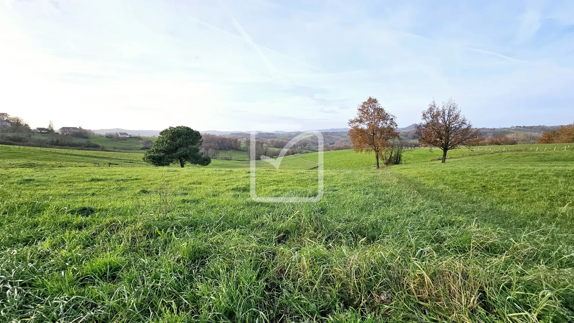 Beau terrain à Mansac avec vue dégagée 