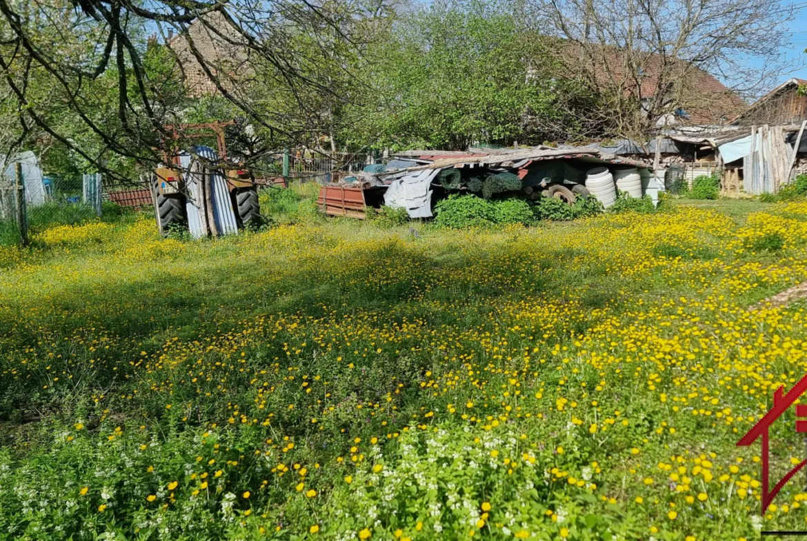 Terrain Constructible à L'Hôpital du Grosbois de 1247 m² 