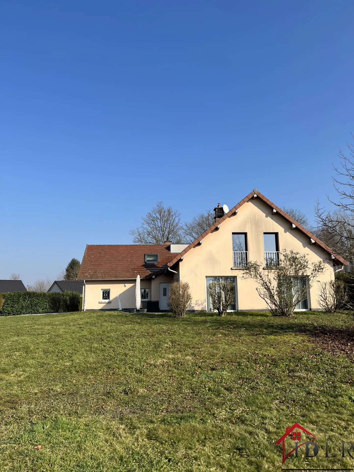 Superbe maison de 234 m² à Magny-Vernois avec 5 chambres et double garage 