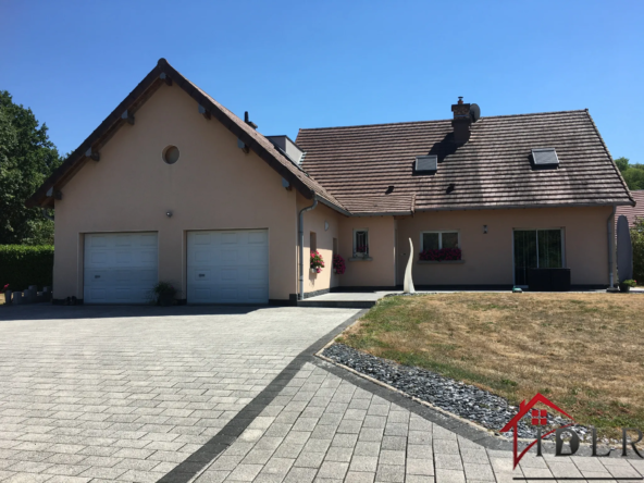 Superbe maison de 234 m² à Magny-Vernois avec 5 chambres et double garage