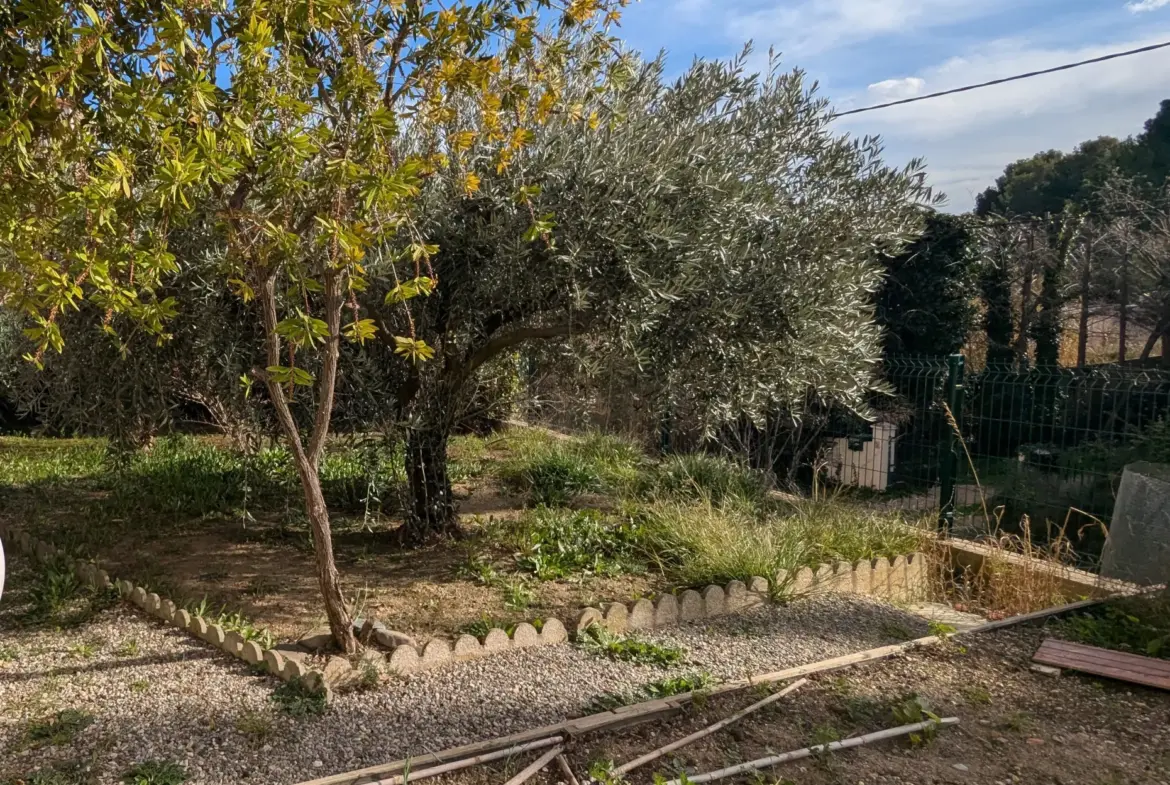 Maison spacieuse de 100 m² avec garage et jardin à Bize Minervois 