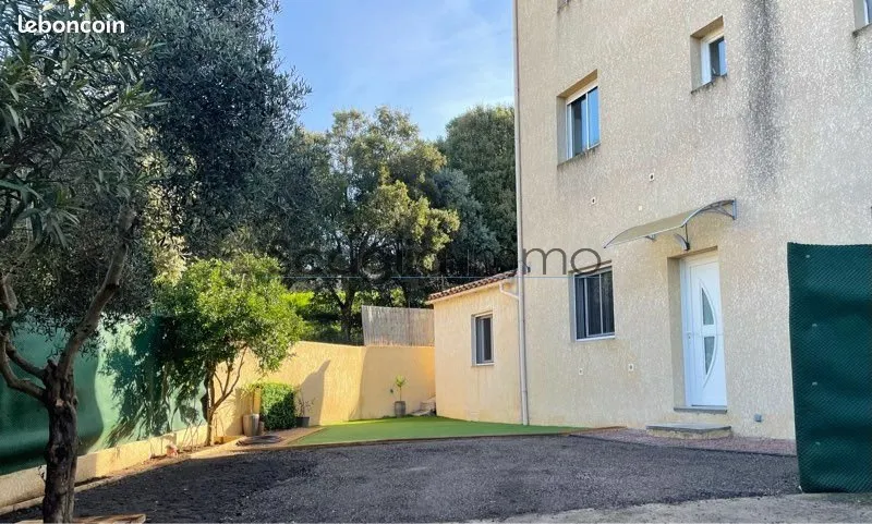 Appartement T3 à vendre à Appietto avec jardin privatif 