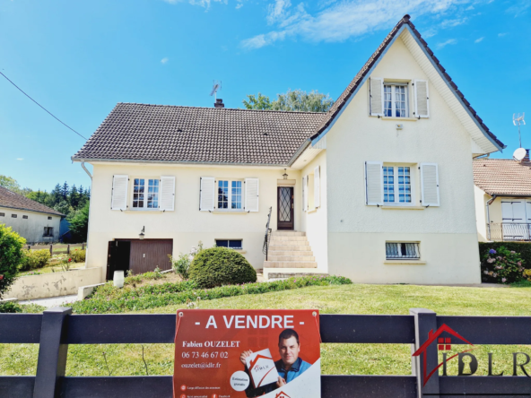 Pavillon de 190 m2 habitable sur terrain clos à Guyonvelle