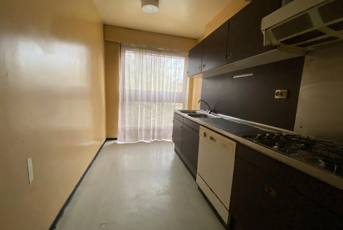 Bien à vendre : Appartement à rénover au Chesnay 