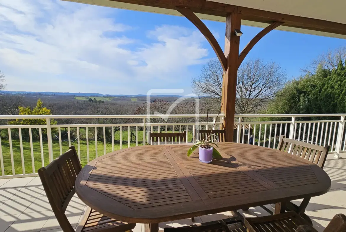 Maison exceptionnelle à Juillac avec vue dégagée 