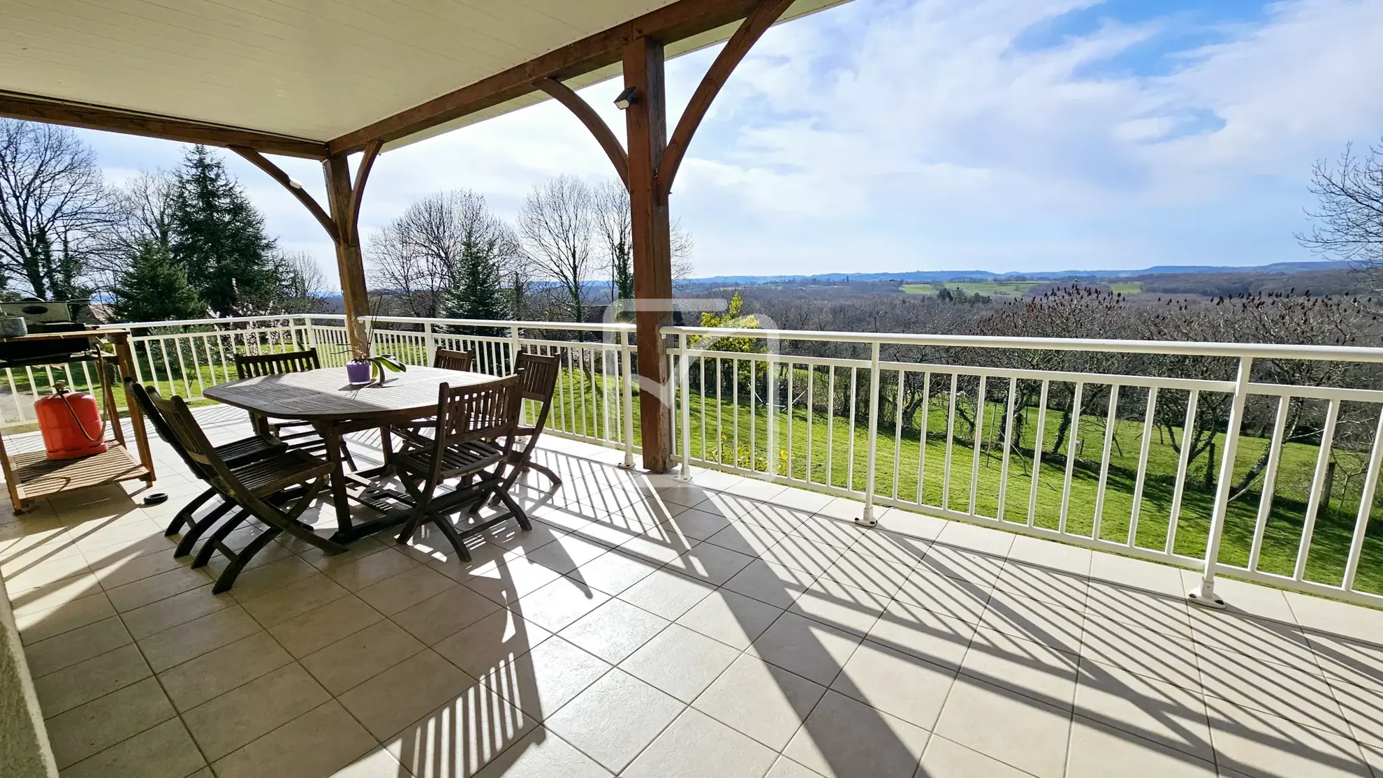 Maison exceptionnelle à Juillac avec vue dégagée 