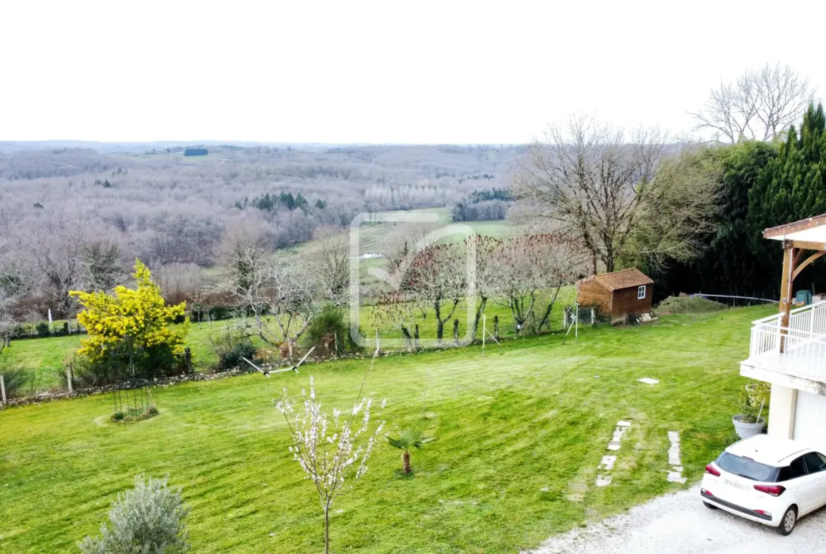 Maison exceptionnelle à Juillac avec vue dégagée 