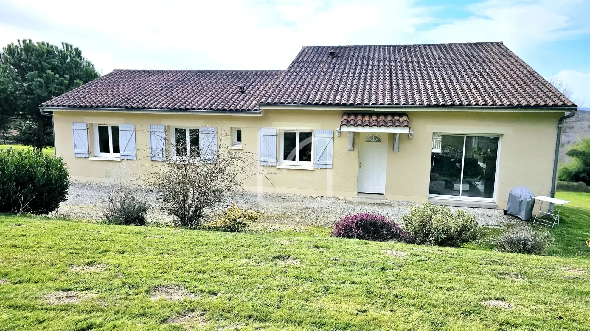 Maison exceptionnelle à Juillac avec vue dégagée 