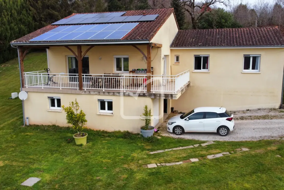 Maison exceptionnelle à Juillac avec vue dégagée 