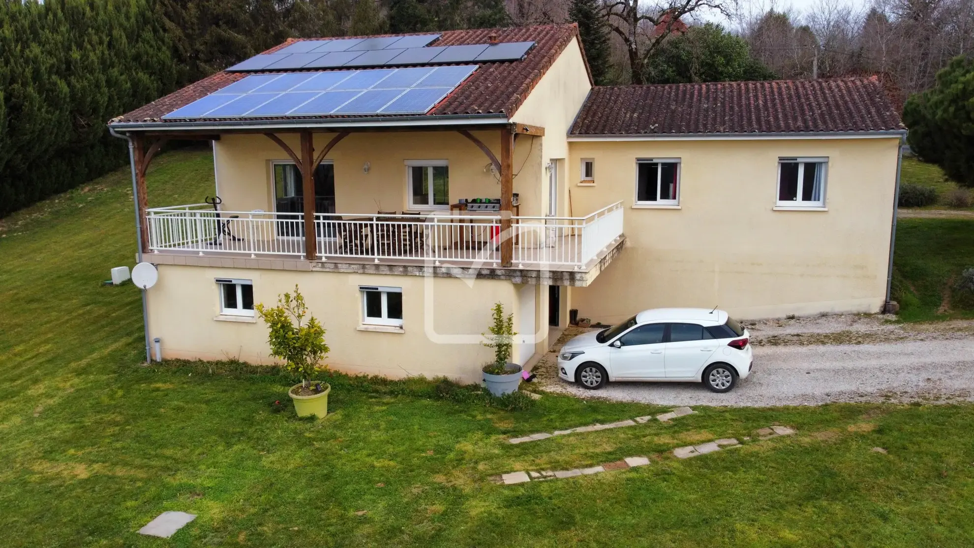 Maison exceptionnelle à Juillac avec vue dégagée 