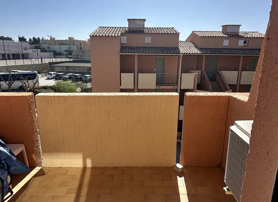 Exclusivité Bandol : Appartement T2 en Dernier Étages avec Terrasse Sud, 10 min des Plages 