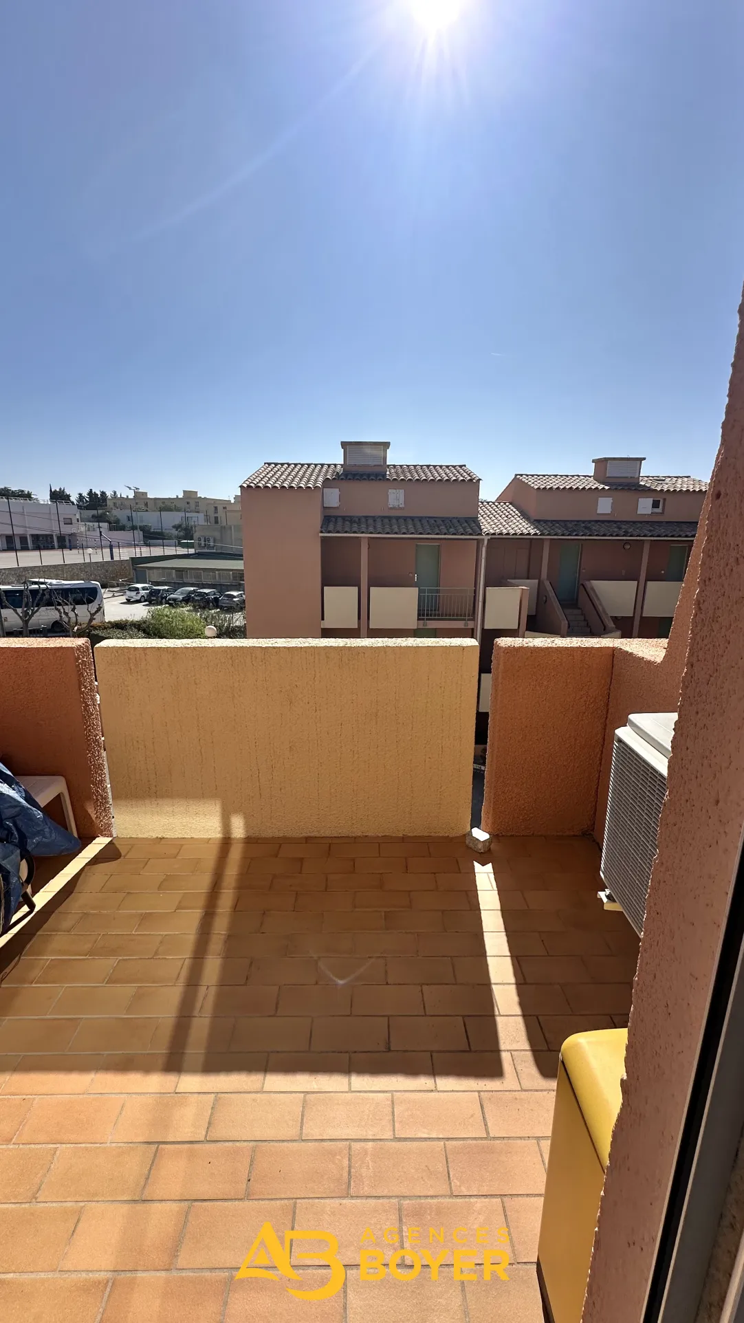 Exclusivité Bandol : Appartement T2 en Dernier Étages avec Terrasse Sud, 10 min des Plages 