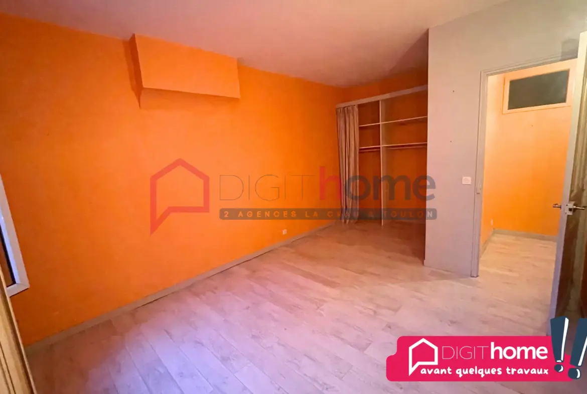 À vendre : Appartement T2 à rénover à Toulon avec véranda 