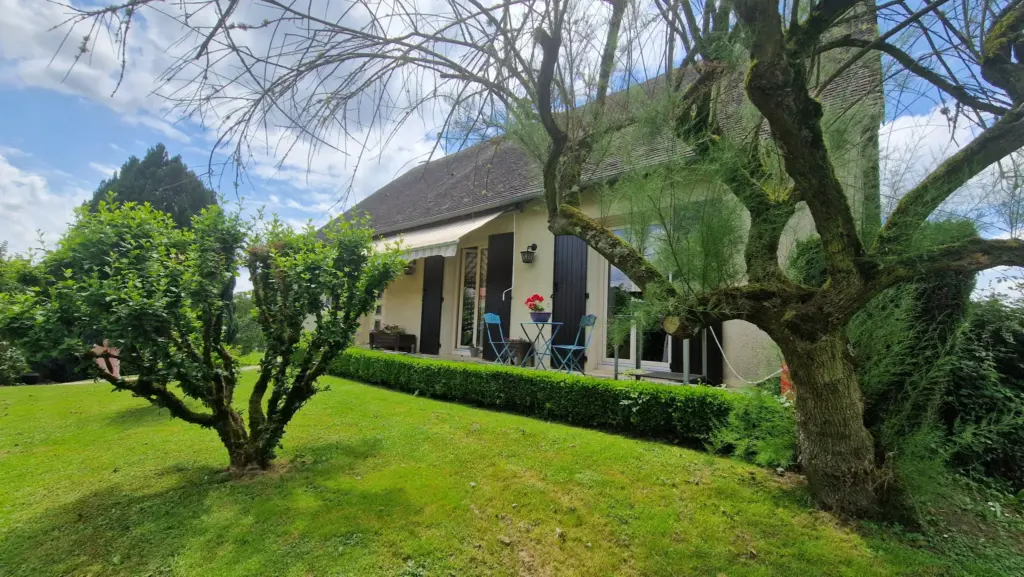 Maison indépendante à vendre à Lubersac avec jardin de 1139 m²