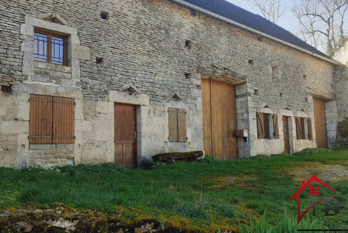 Maison de campagne rénovée avec terrain à St-Seine-l'Abbaye 